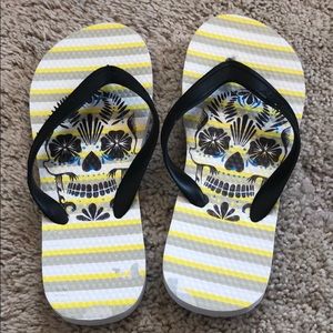 Flip flops.